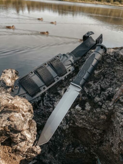 Saro Hunter Tanto